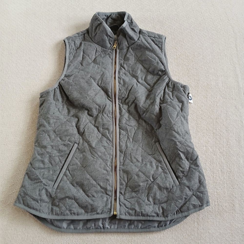 old navy ♡ quilted gray vest minimal outdoors utility norm medium gorpcore